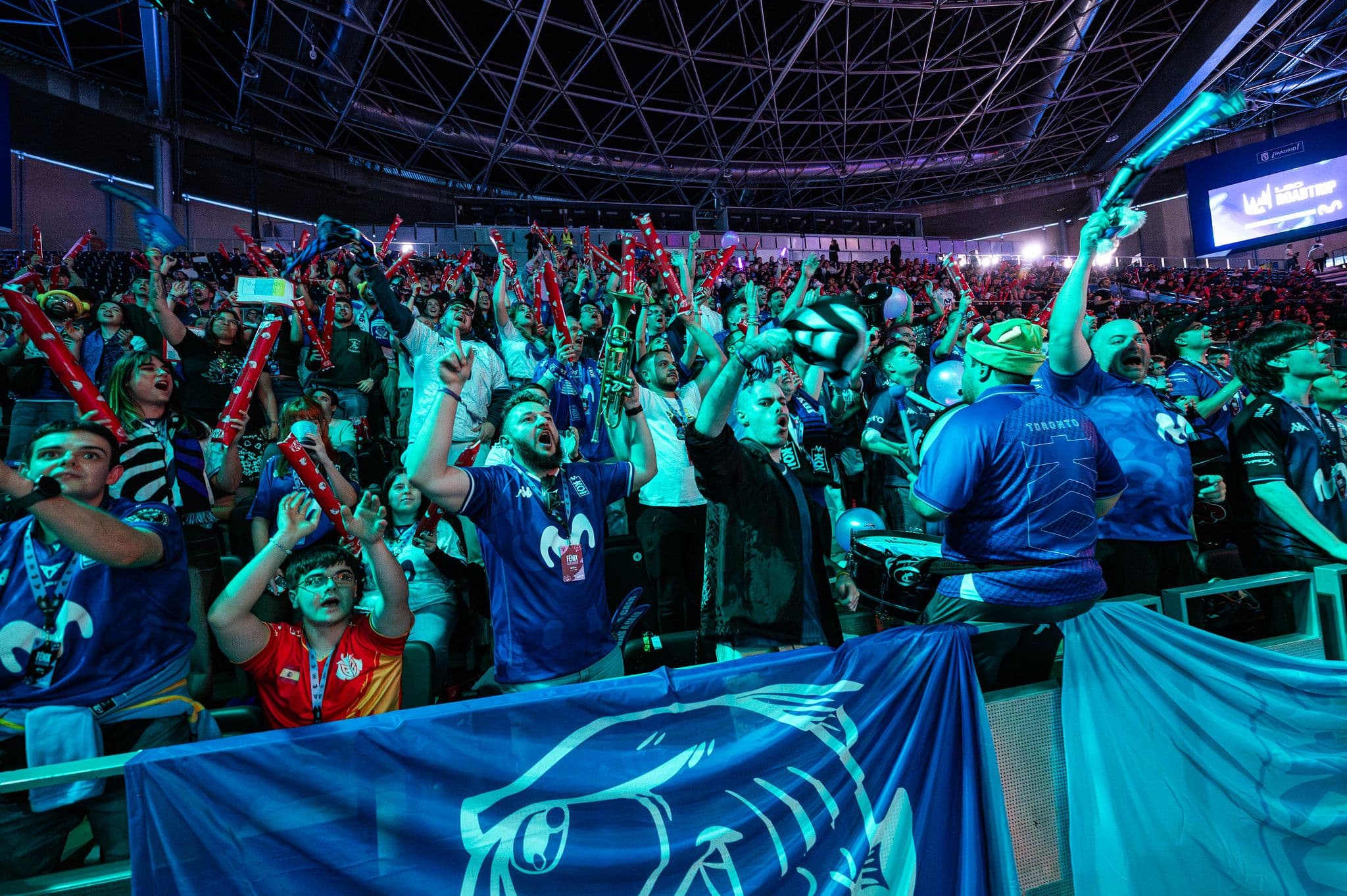 The fans love a heated clash between Movistar KOI and Karmine Corp. (Credit: Hara Amorós/Riot Games) 