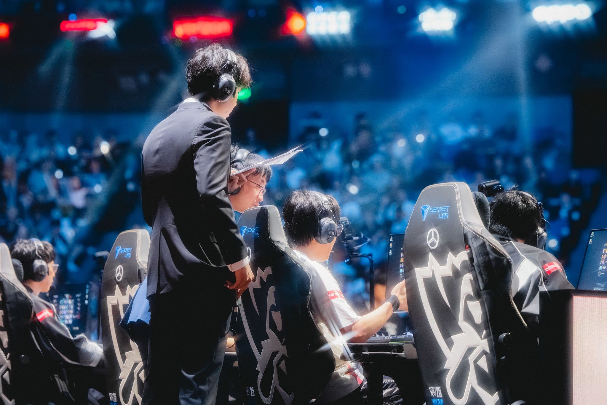 Good use of Coach Comms could make a world of difference at the 2026 Demacia Cup International Invitationl. (Credit: Colin Young-Wolff/Riot Games)