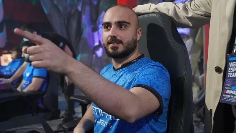 Kuroky helps NAVI in Elite League
