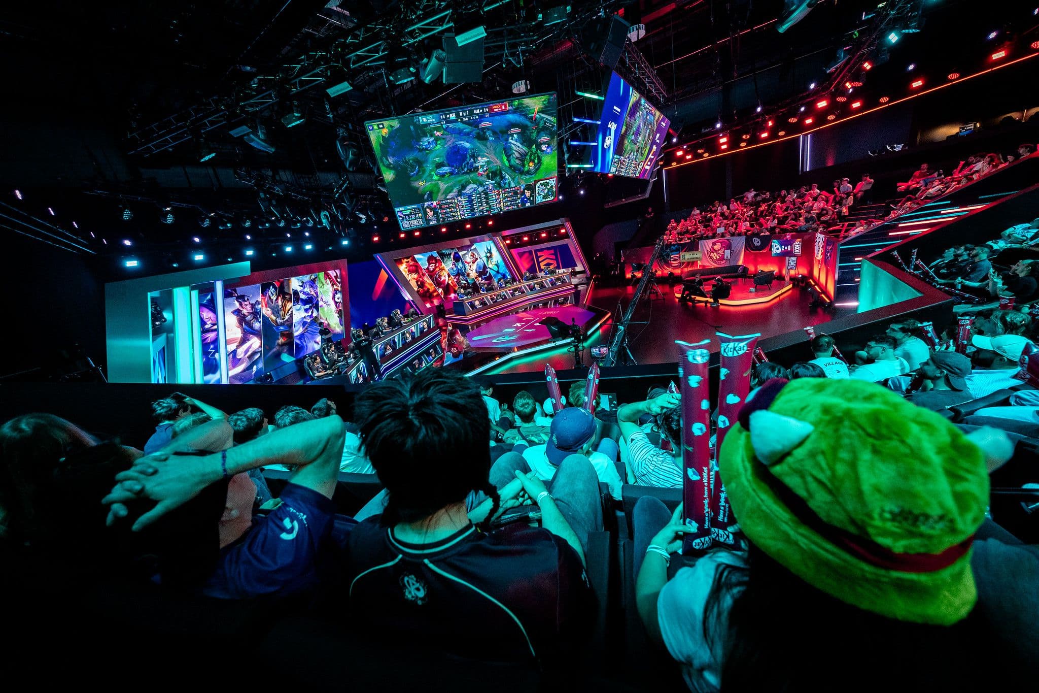 Fans inside the Riot Games Arena in Berlin, Germany. (Credit: Wojciech Wandzel/Riot Games)