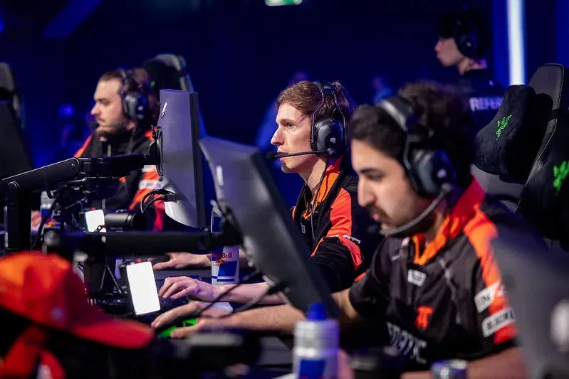 Heartbreak for Fnatic two nights in a row. (Credit: Wojciech Wandzel/Riot Games)