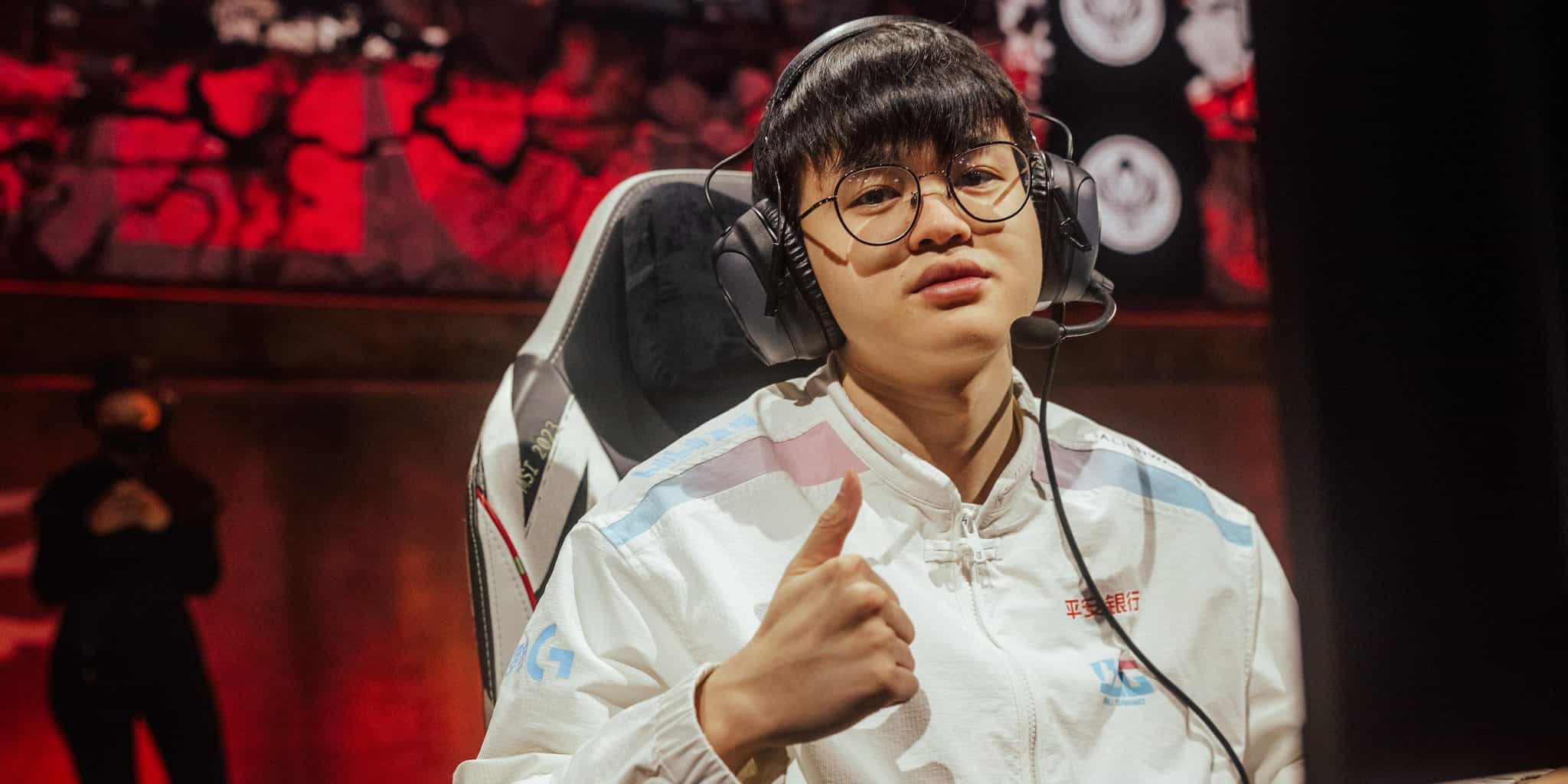 JDG contratar o jungle XUN para definir a equipe da LPL 2025