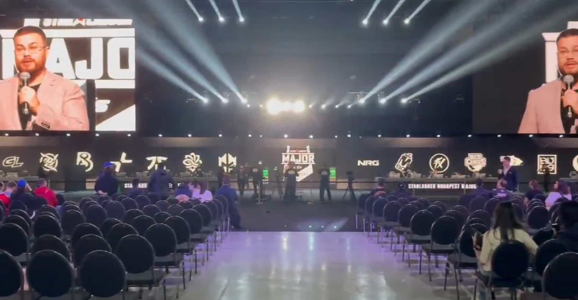 Dia 1 do Major de Budapeste Cheio de Problemas Técnicos
