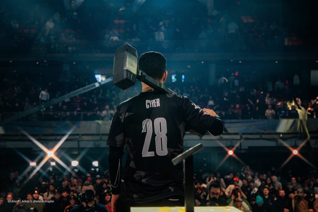 Cyber holding the SI 2025 Hammer