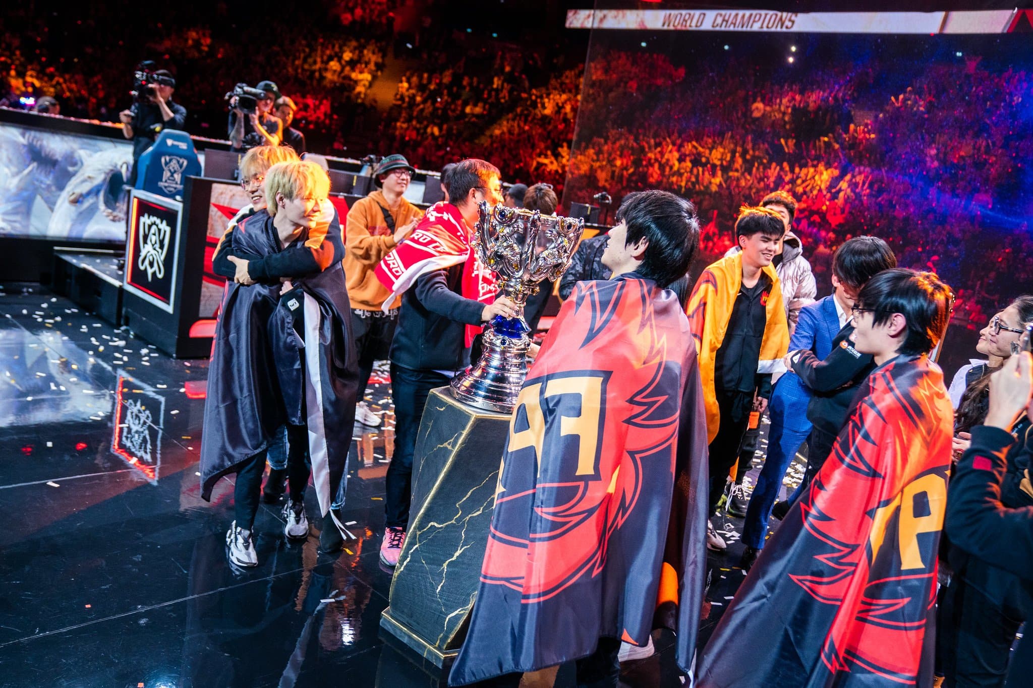 2019 Worlds Champions FPX Exit the LPL