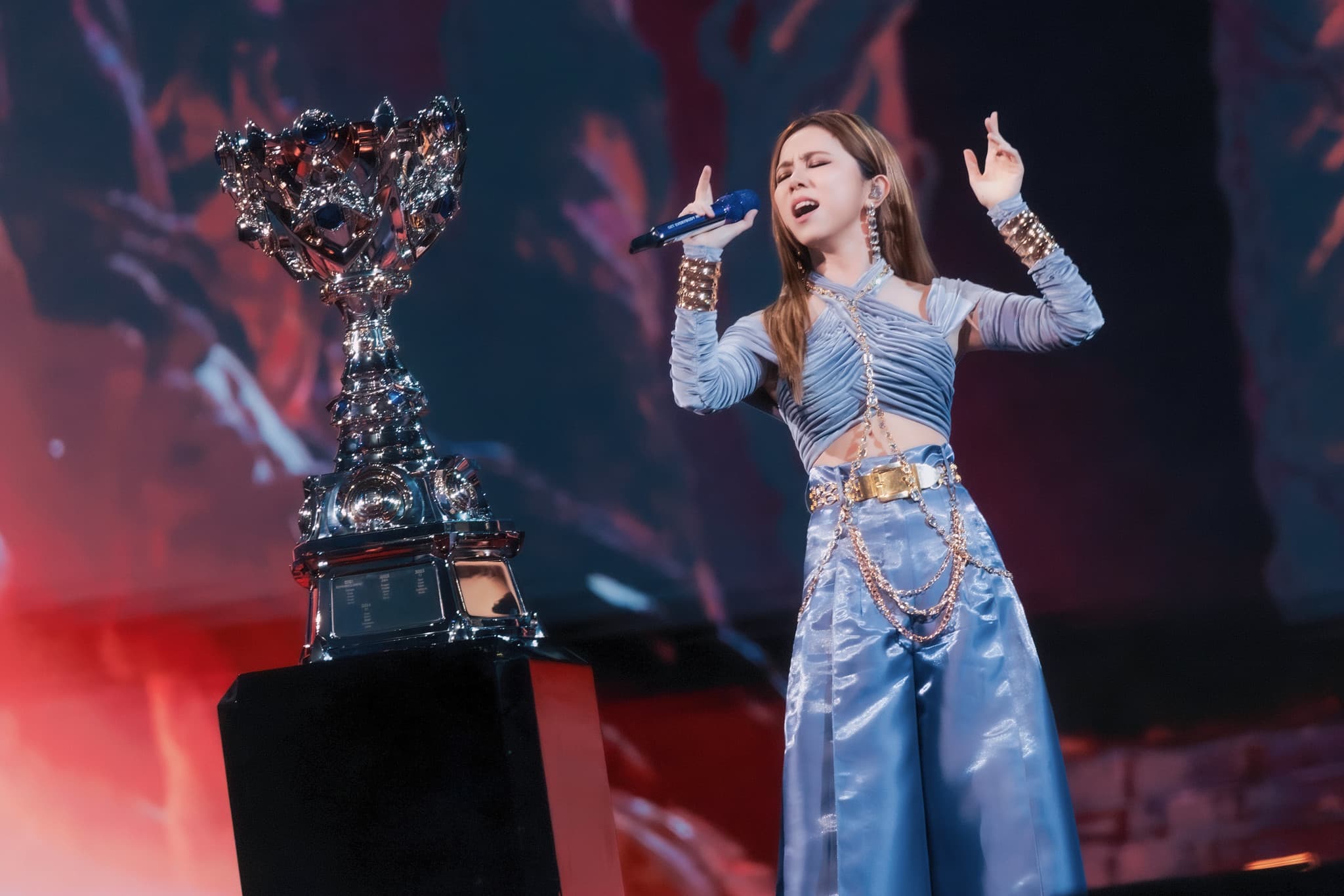 G.E.M. performing Sacrifice during the opening ceremony of Worlds 2025 in Chengdu, China.