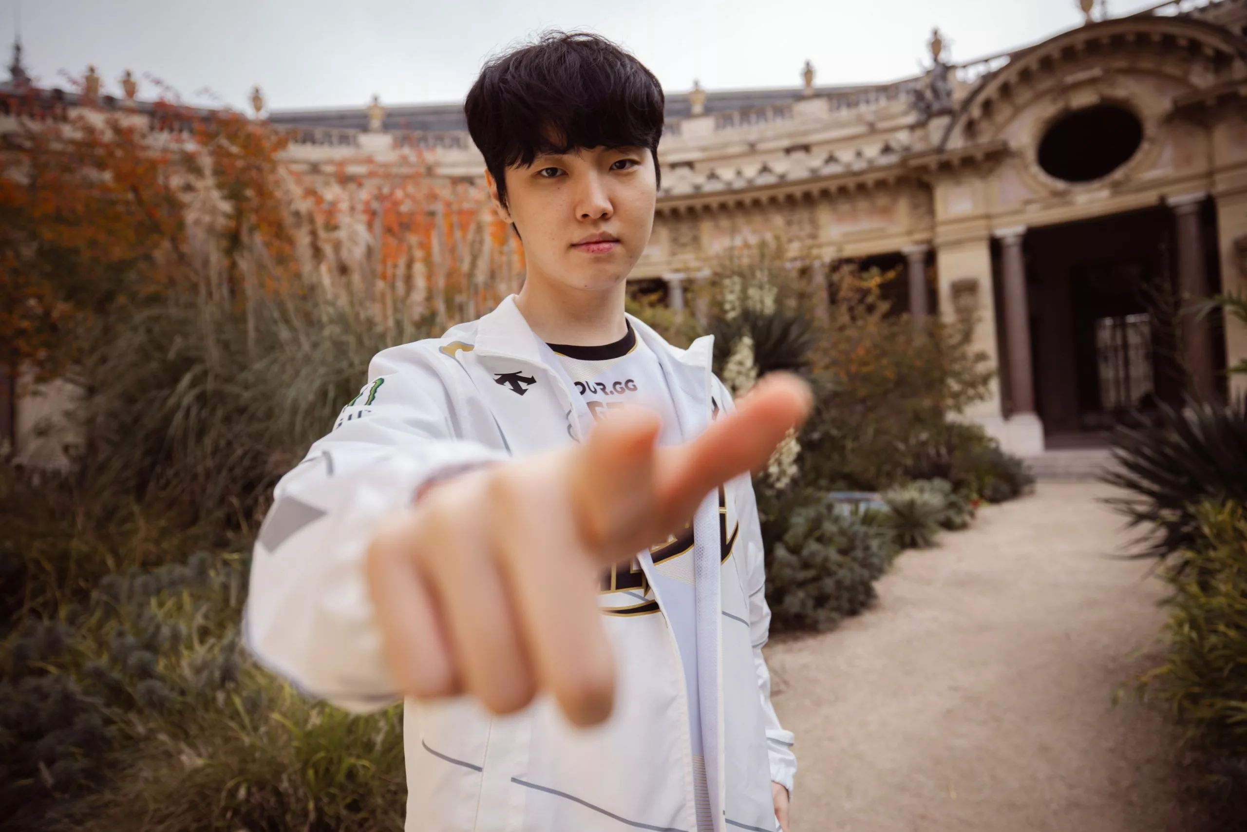 Chovy remains deathless in dominant spree at the LCK 2025