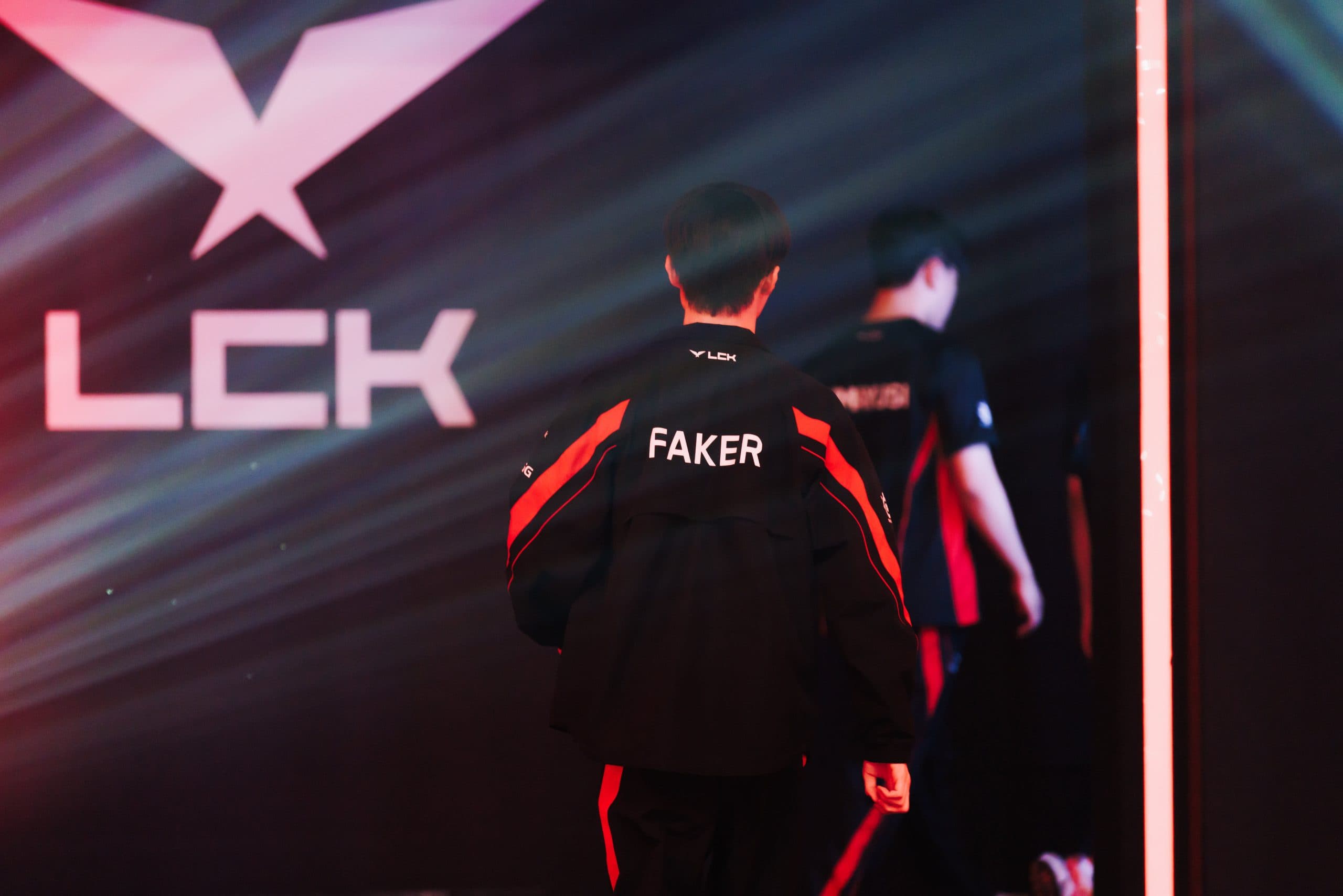 Faker e T1 retornam com o início da temporada 2025 da LCK