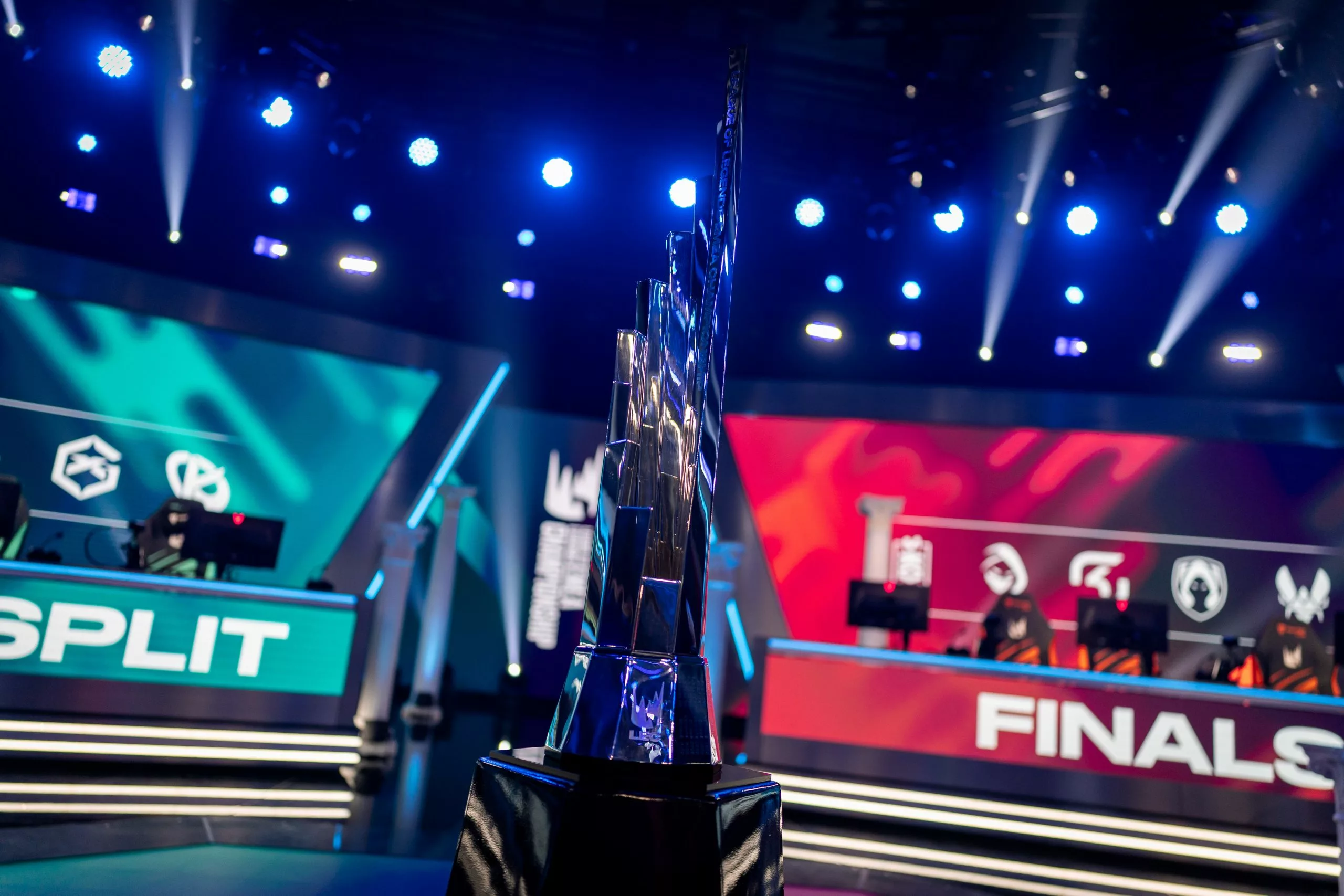 Worlds on the Line: The 2025 LEC Summer Playoffs Are Coming!