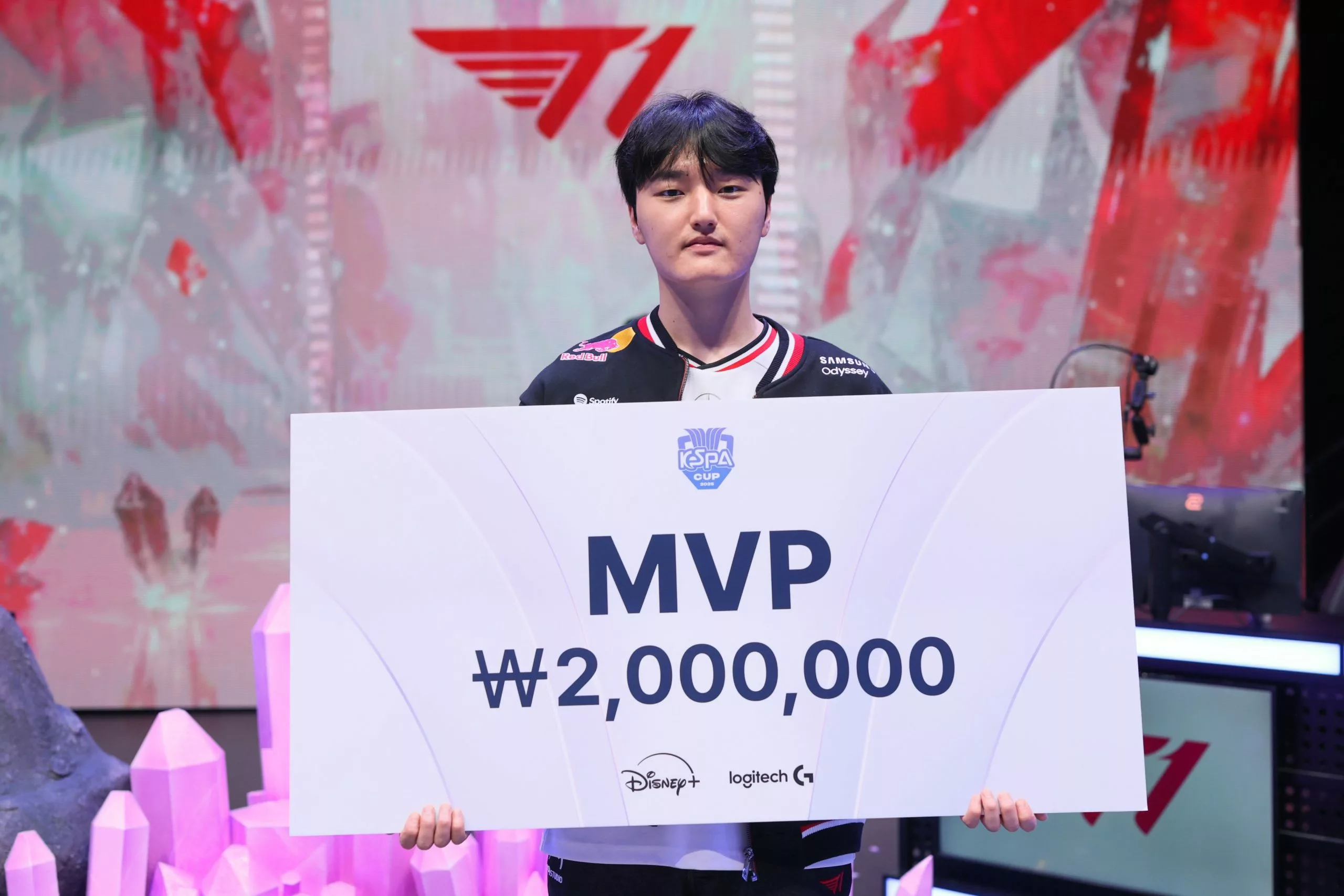 T1 Peyz wins MVP at the 2025 KeSPA Cup Finals
