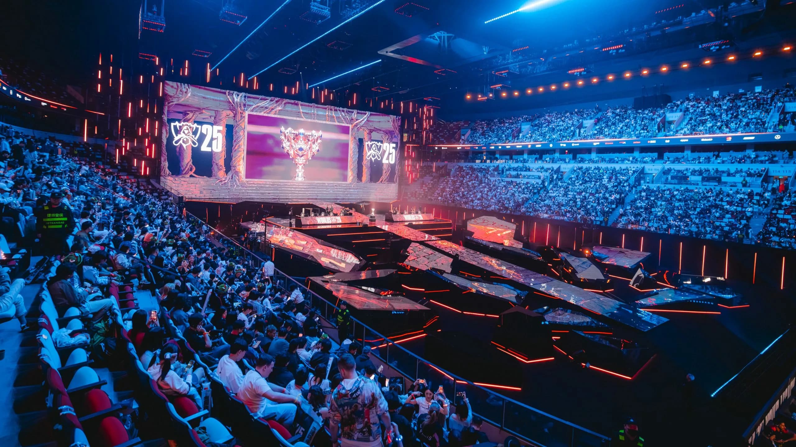 LoL Worlds 2025 Guide – Pick’Em, Finals, Rewards, LCS