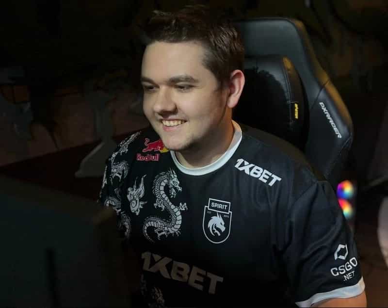 Yatoro Breaks 16000 MMR Record with Drow Ranger!