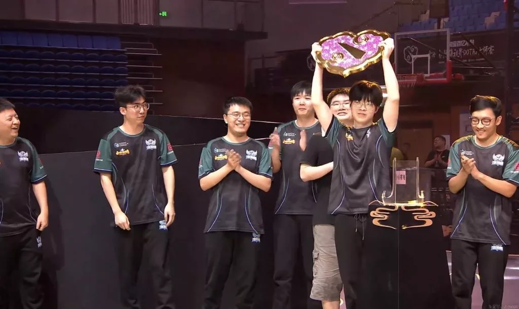 Are they the heroes that will save Chinese Dota from it's worst moment?